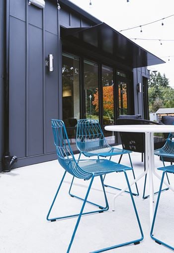 Outdoor lounge